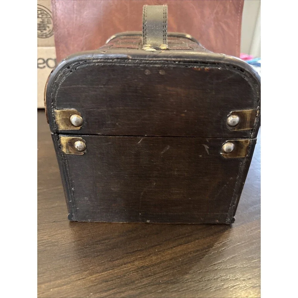 Vintage 6”x6”x9” Wood & Leather(?) Keepsake Box Treasure Checker Latch Handle